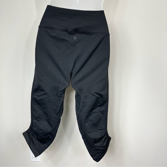 NWT Lululemon Black Ebb to Street Crop 21” in Size 10 - Picture 5 of 9